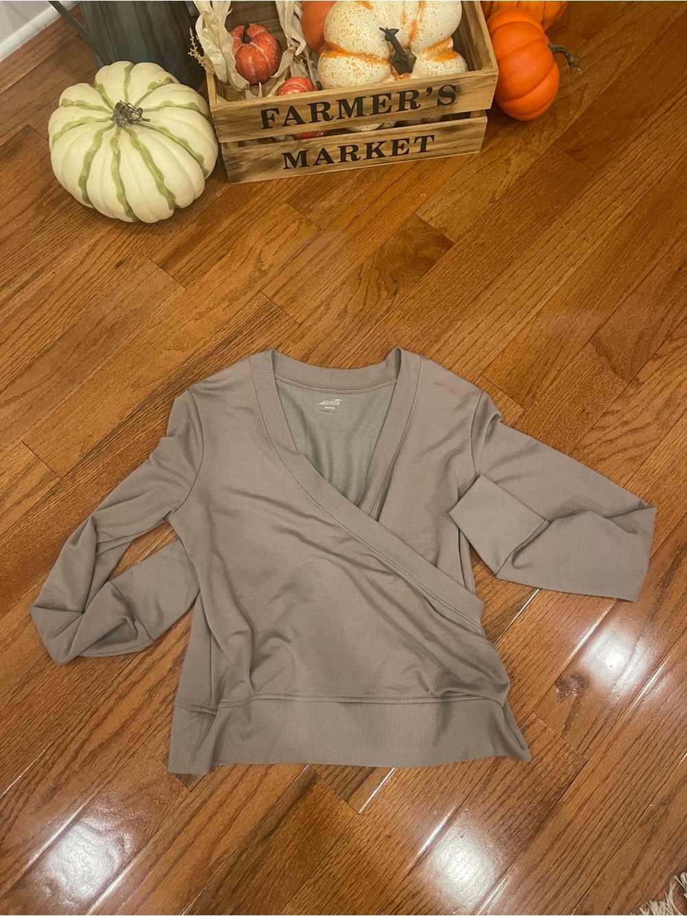 AVIA Women's Beige Wrap Long Sleeve Athletic Top Size Medium